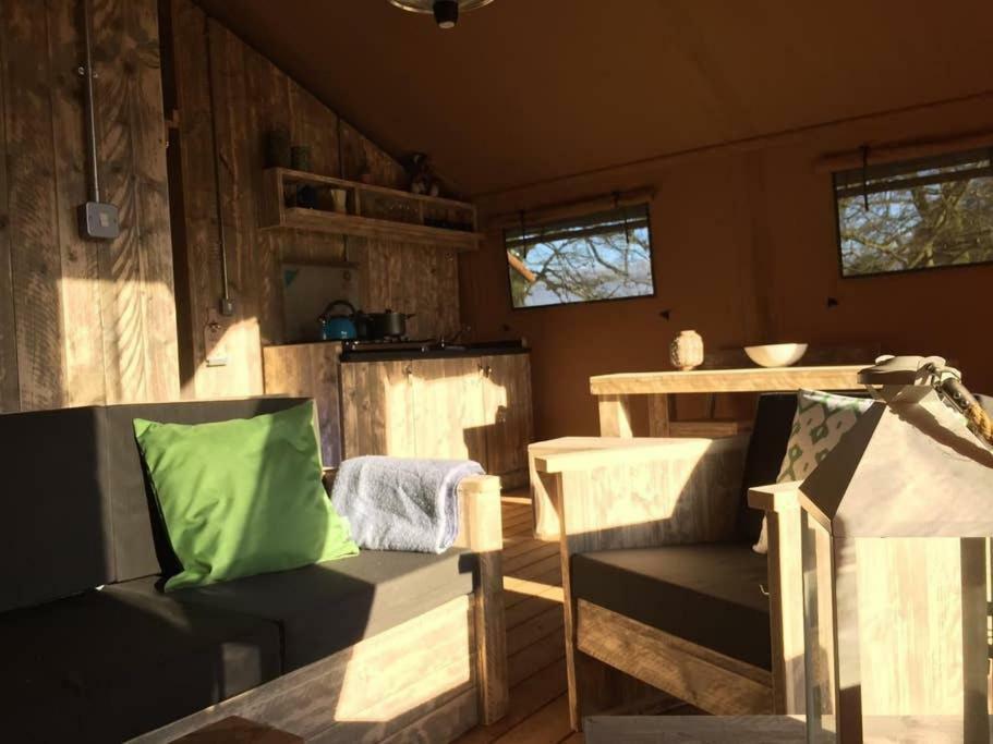 Lapwing Safari Tent เชลเทนแฮม ภายนอก รูปภาพ
